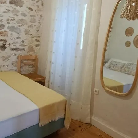 Casa Di Pietra Ano Syros